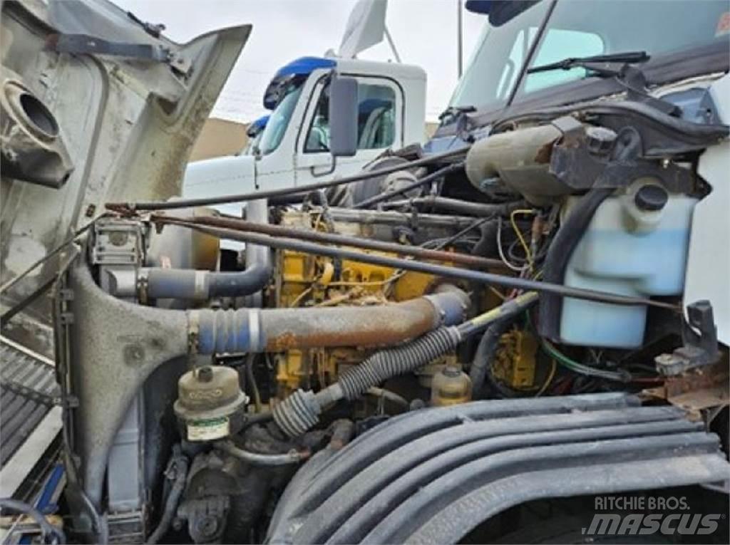 Freightliner C120 Тягачі