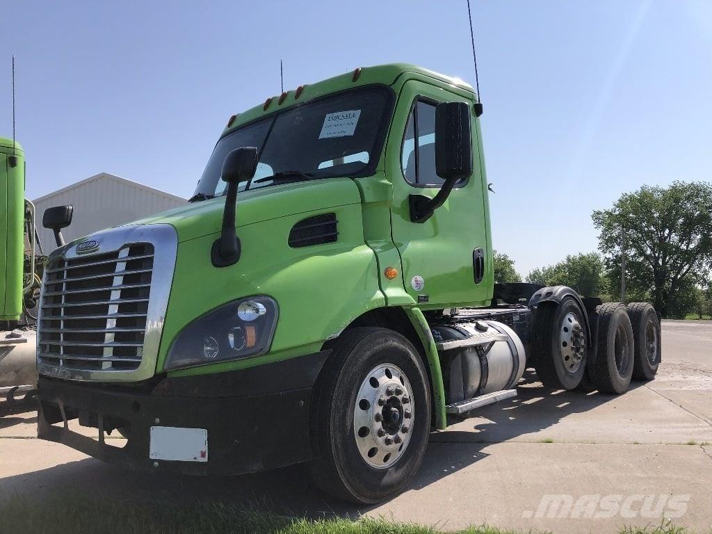 Freightliner CA113 Тягачі