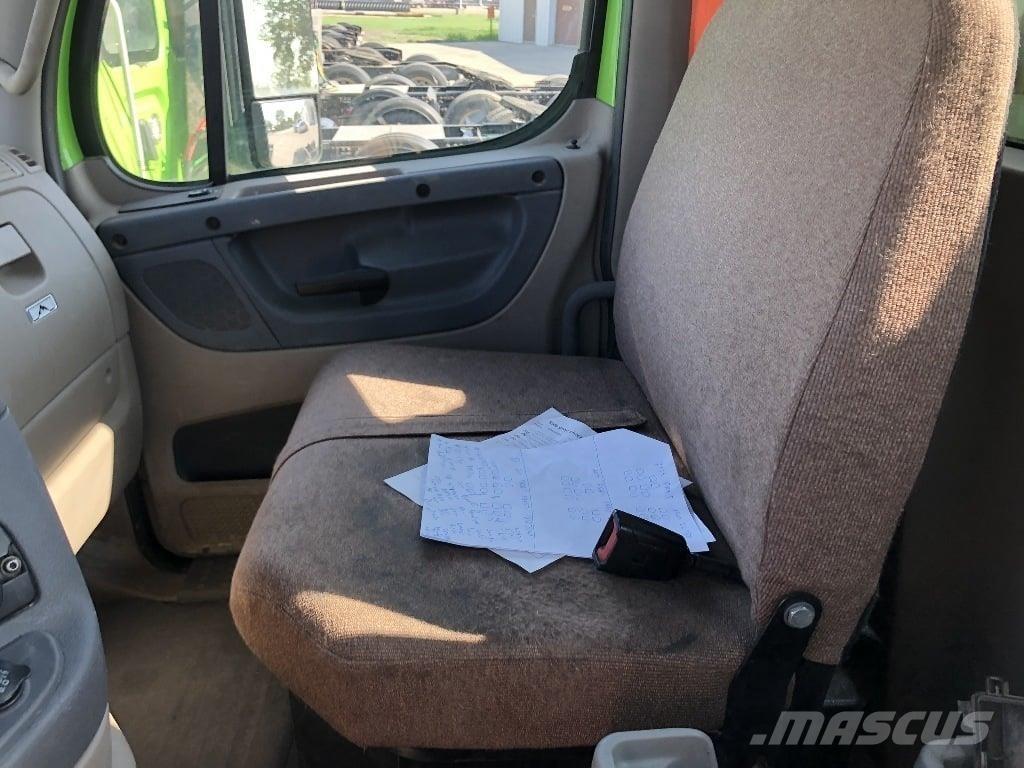 Freightliner CA113 Тягачі