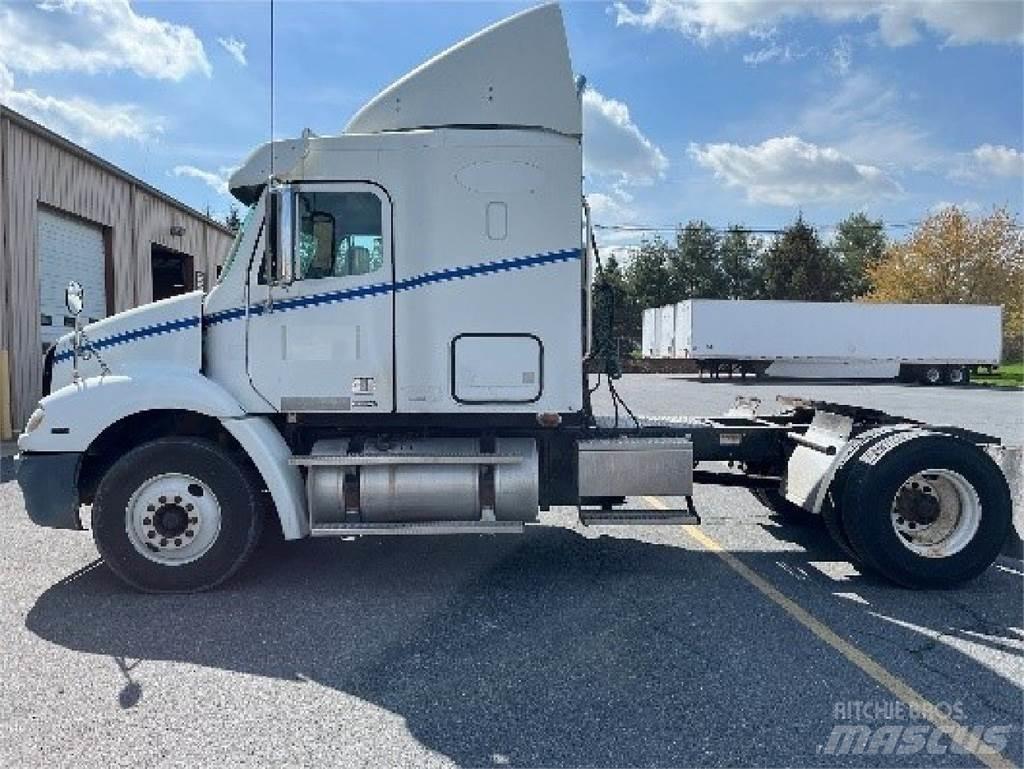 Freightliner CL112 Тягачі