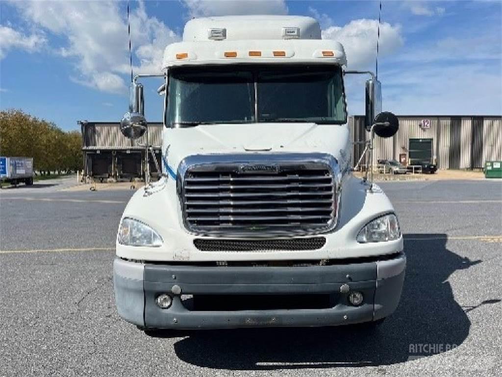 Freightliner CL112 Тягачі