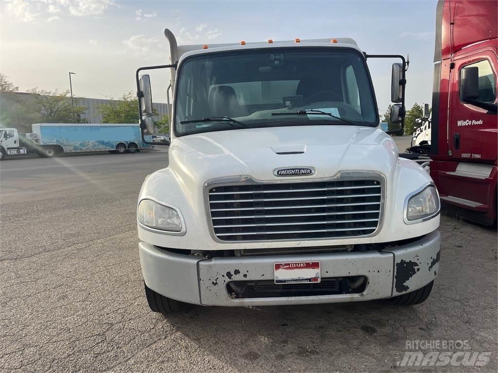 Freightliner M2 Вантажівки для доставки напоїв