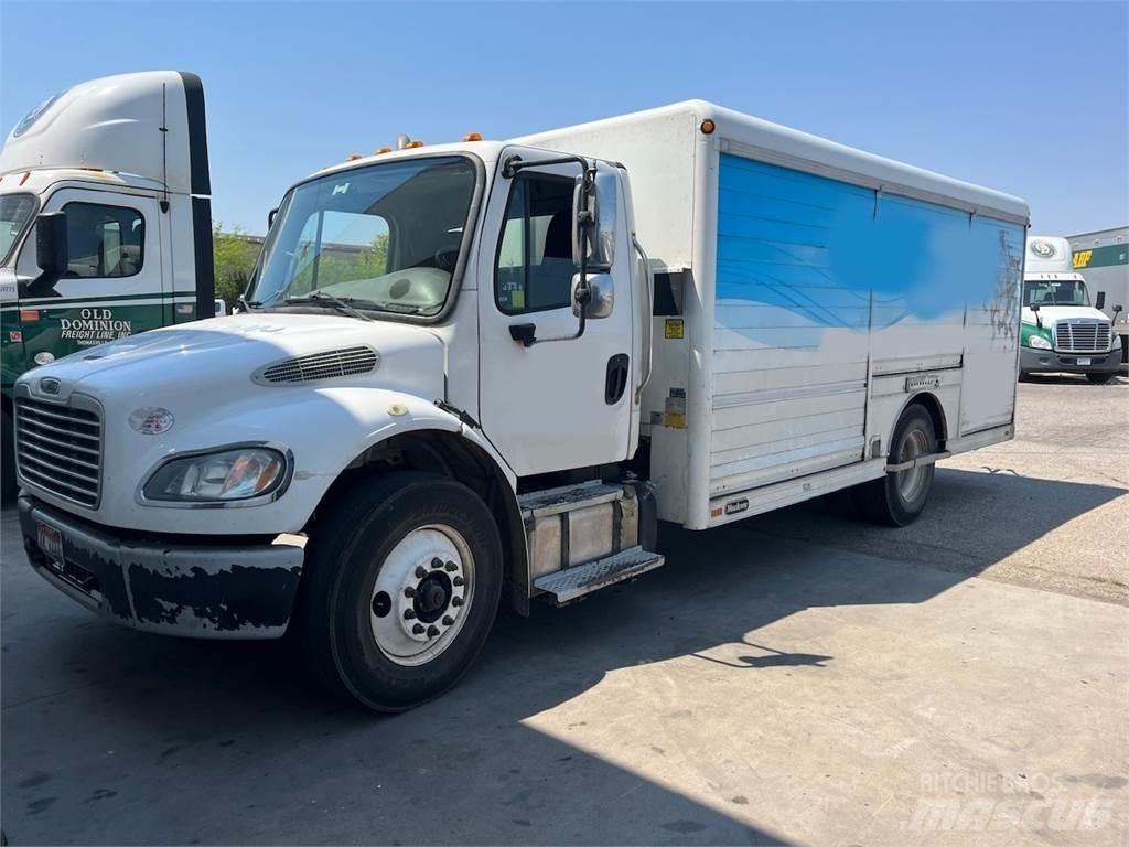 Freightliner M2 Вантажівки для доставки напоїв