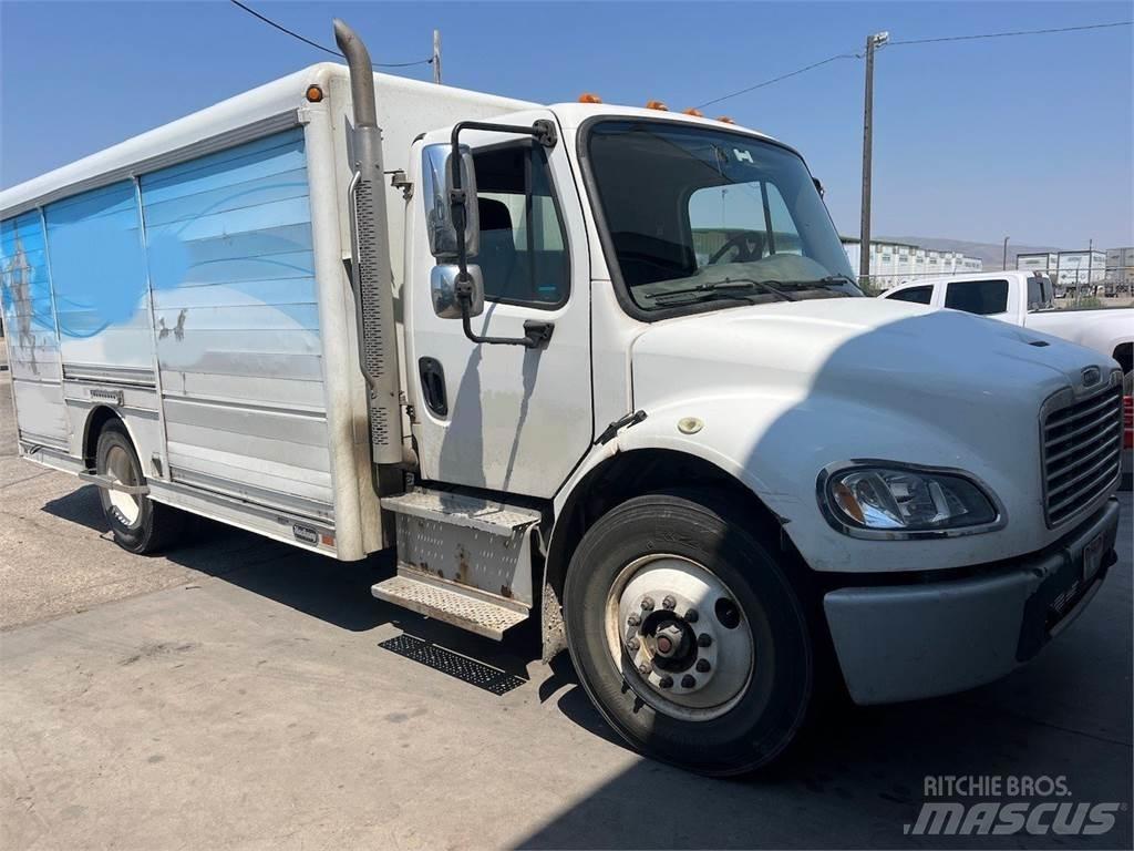 Freightliner M2 Вантажівки для доставки напоїв