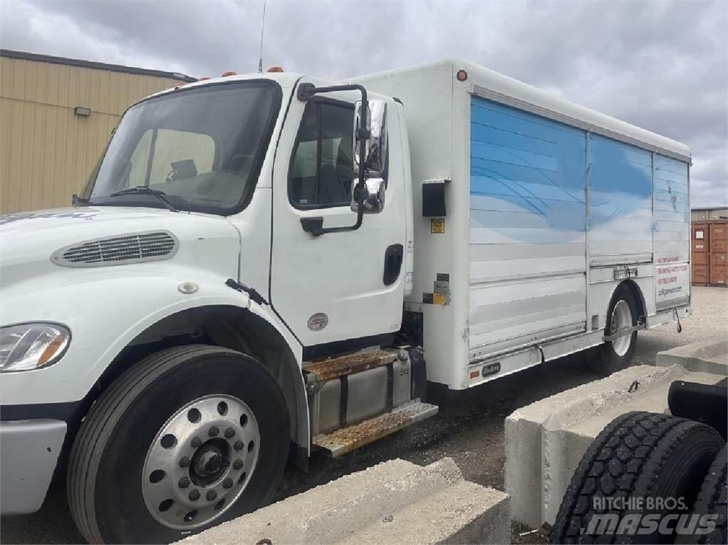 Freightliner M2 Вантажівки для доставки напоїв
