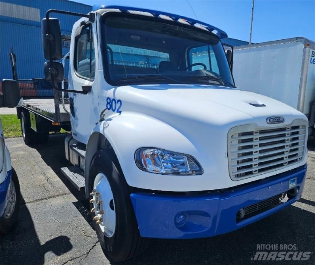 Freightliner M2 Вантажівки-платформи/бокове розвантаження