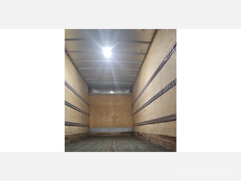 Freightliner M2 Фургони