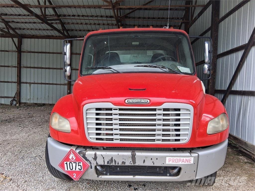 Freightliner M2 Вантажівки / спеціальні