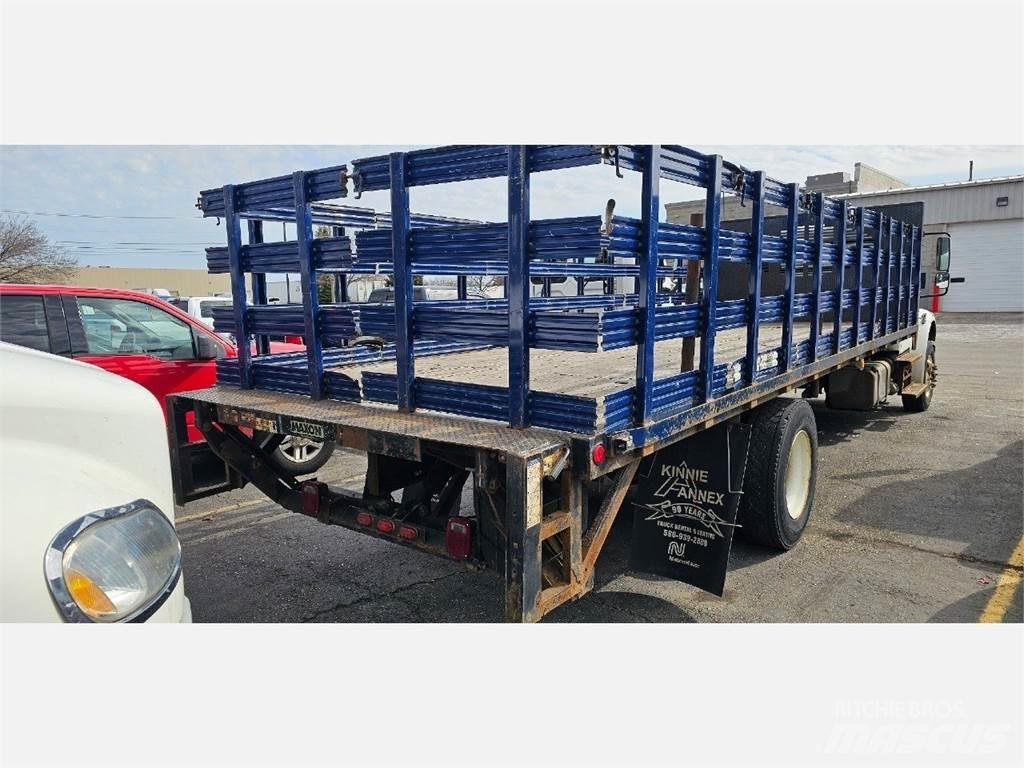 Freightliner M2 106 Вантажівки-платформи/бокове розвантаження