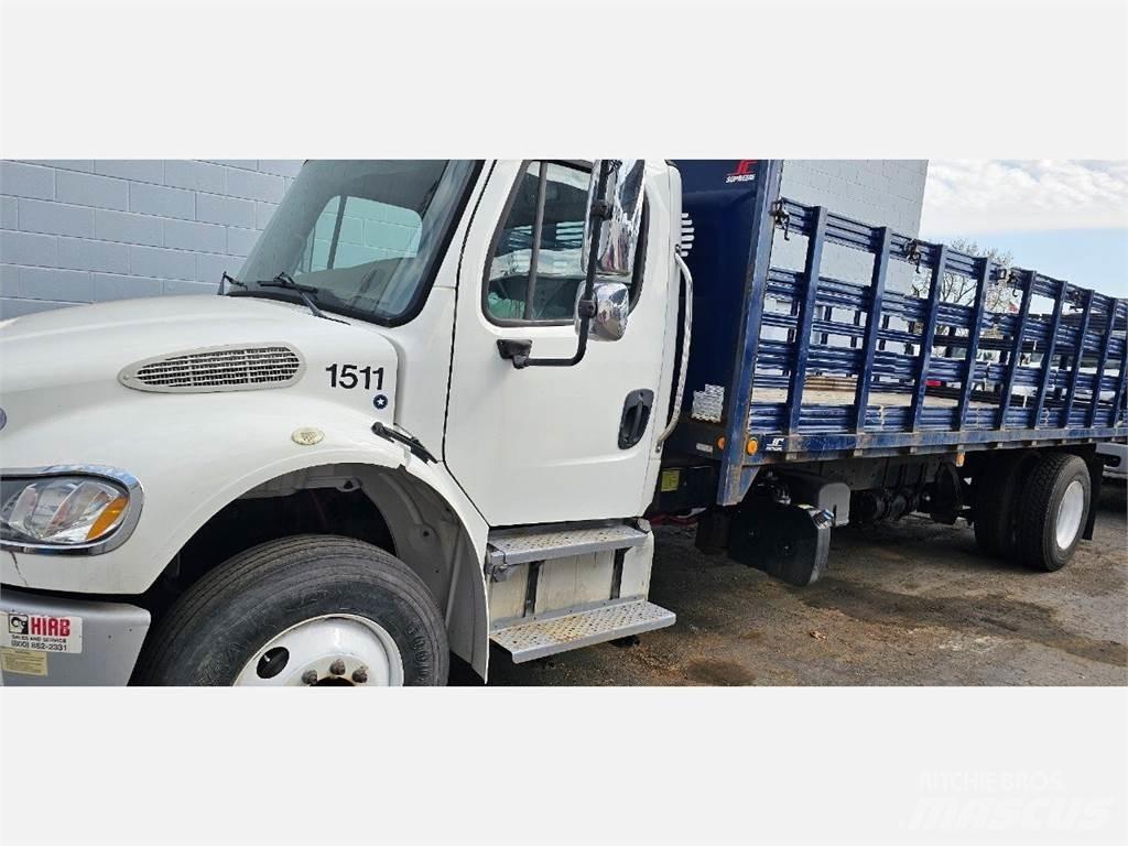 Freightliner M2 106 Вантажівки-платформи/бокове розвантаження
