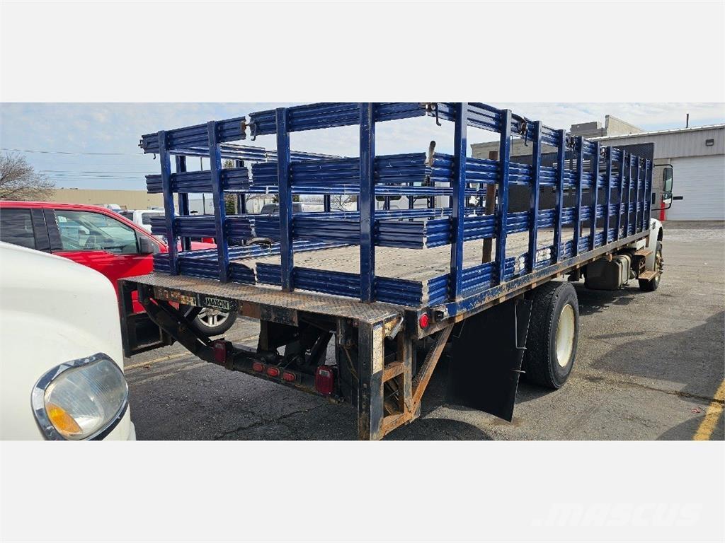 Freightliner M2 106 Вантажівки-платформи/бокове розвантаження