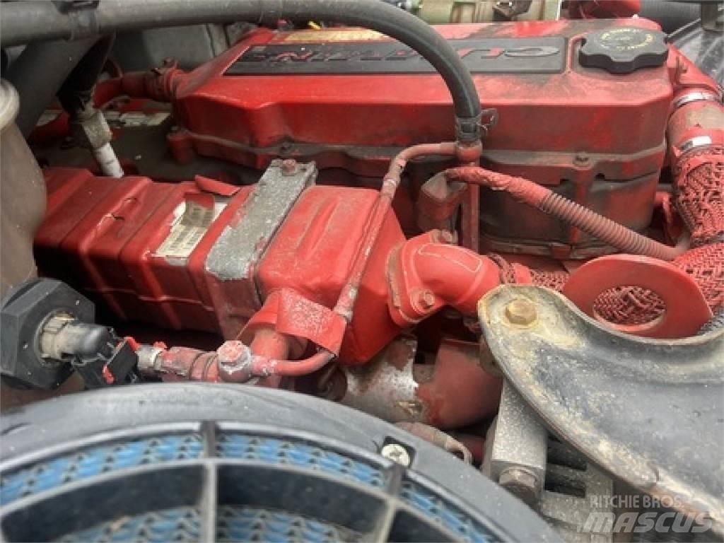Freightliner M2106 Вантажівки для доставки напоїв