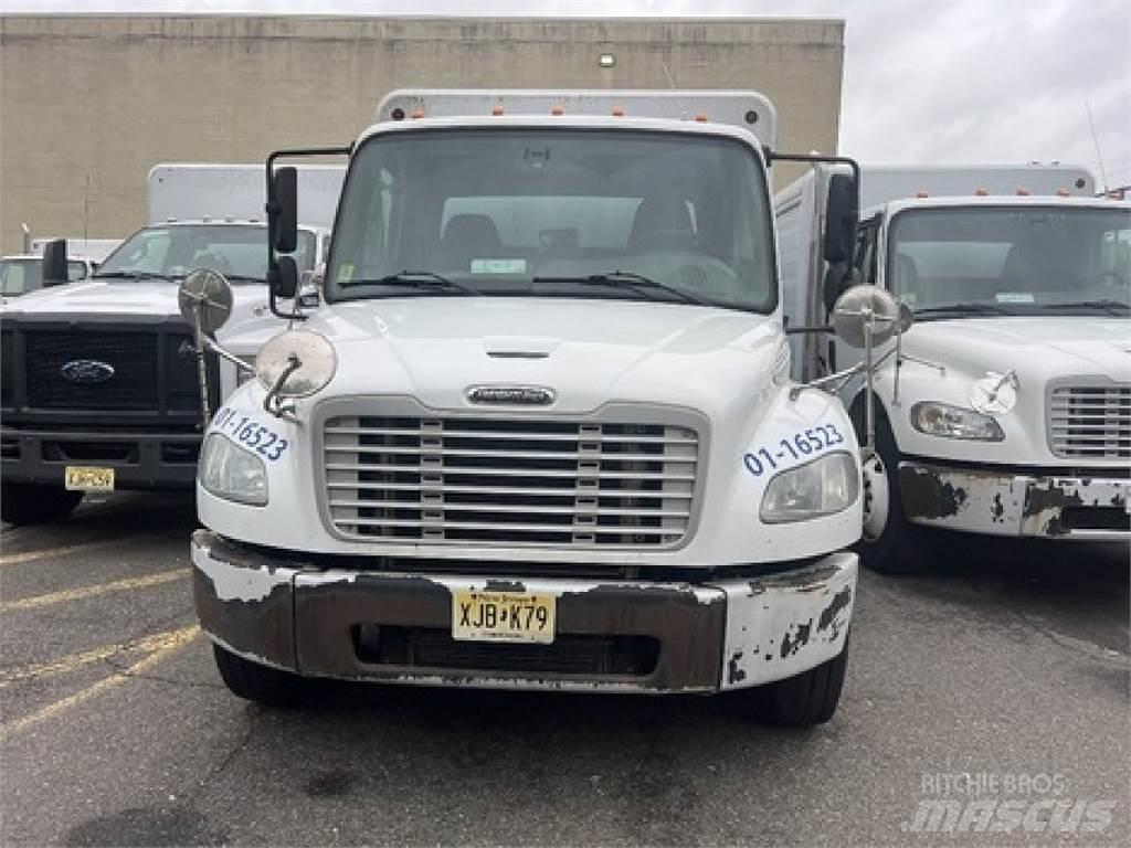 Freightliner M2106 Вантажівки для доставки напоїв