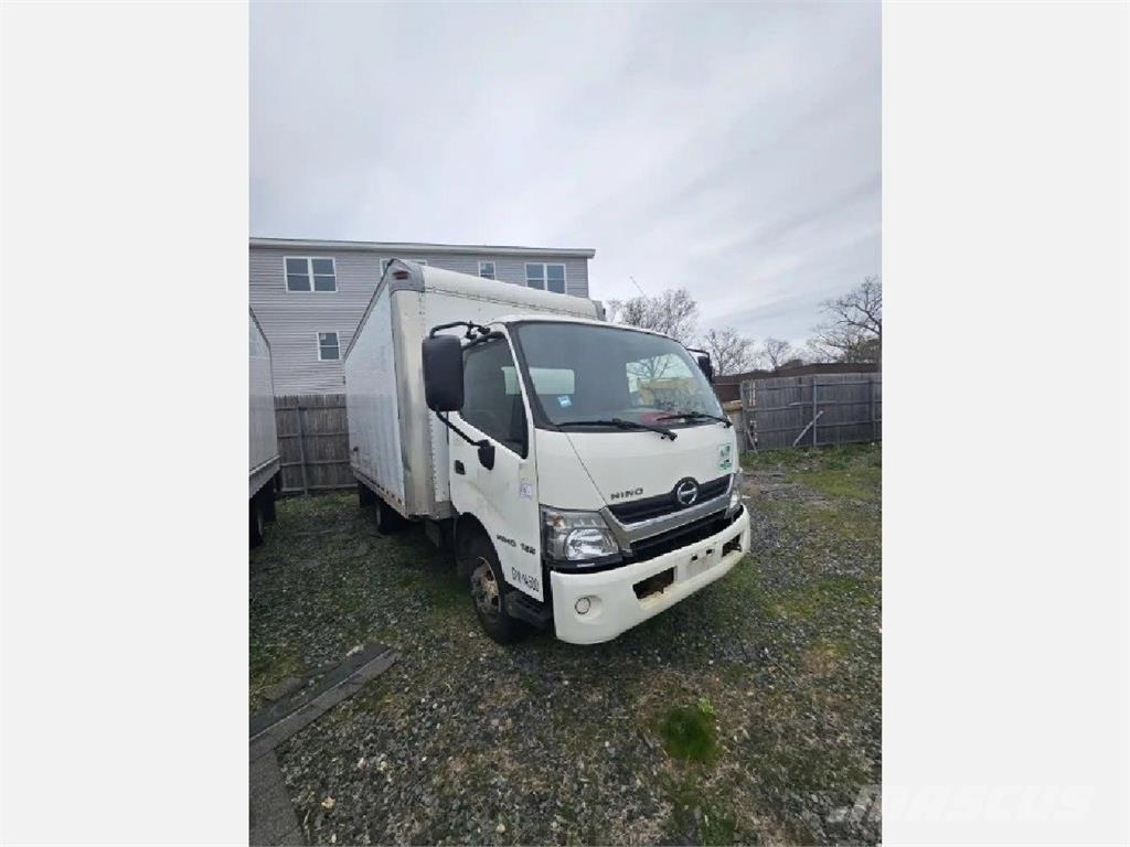 Hino 195 Фургони