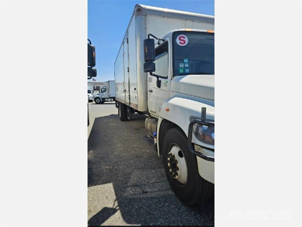 Hino 268 Фургони
