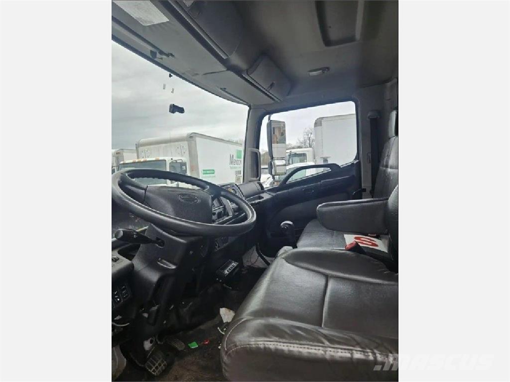 Hino 268 Фургони