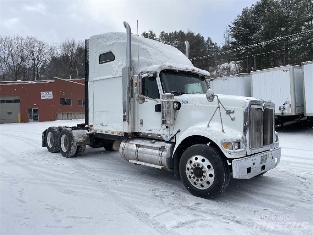 International 9900i Тягачі