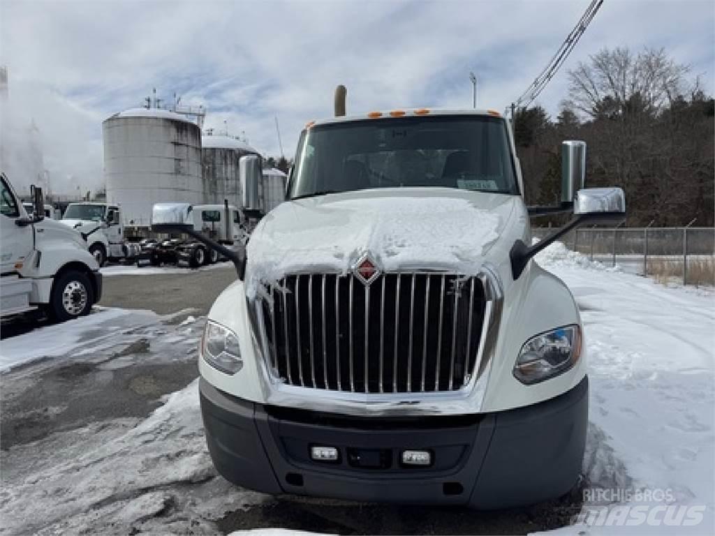 International LT625 Тягачі