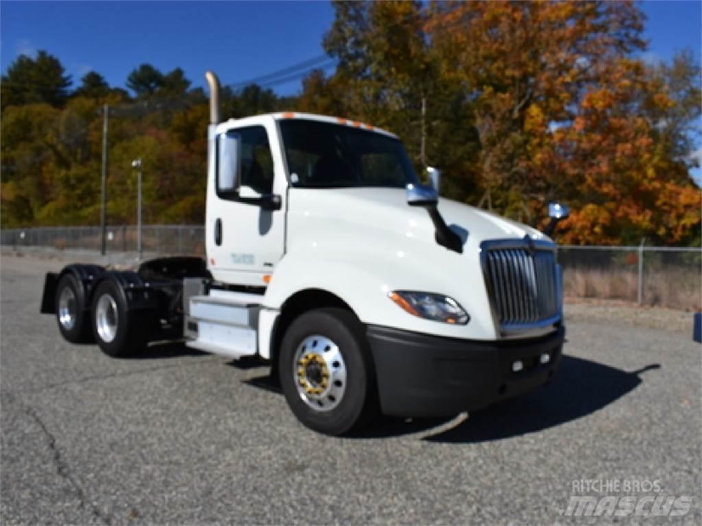 International LT625 Тягачі