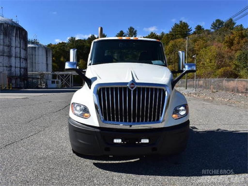 International LT625 Тягачі