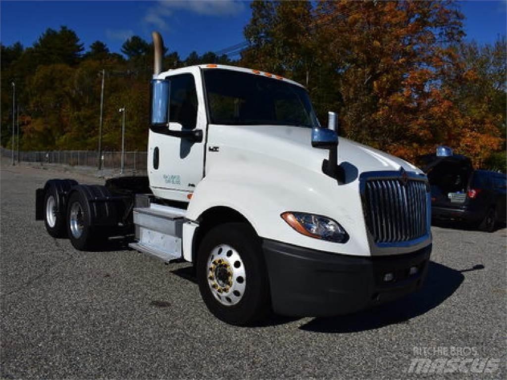 International LT625 Тягачі
