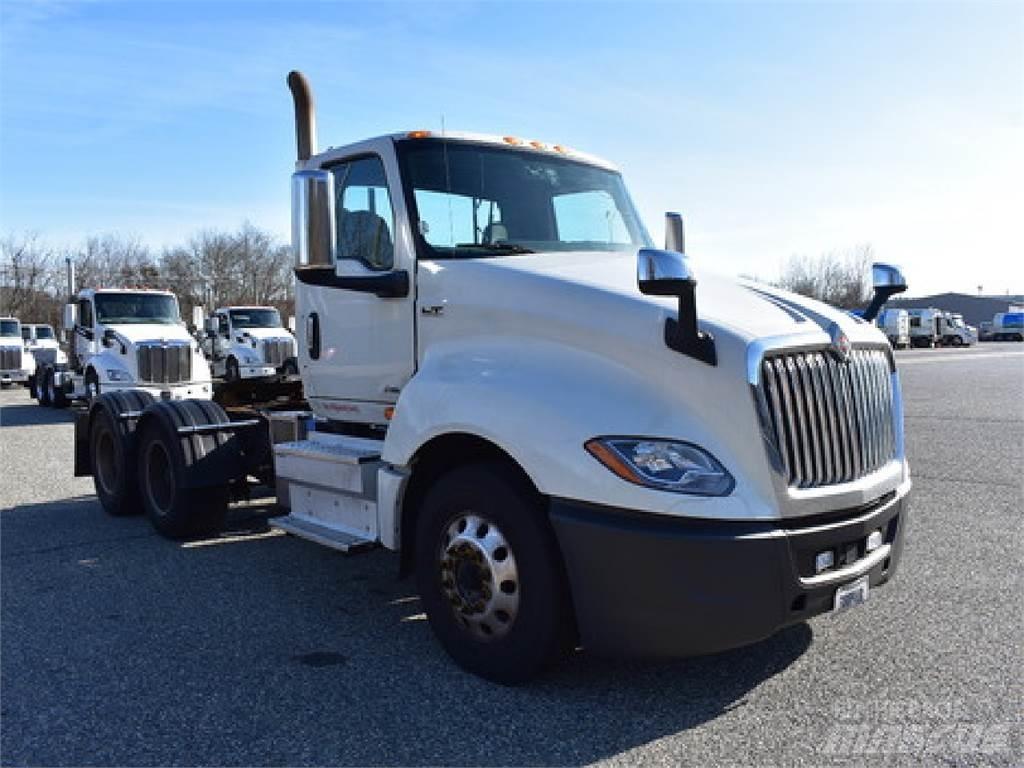 International LT625 Тягачі