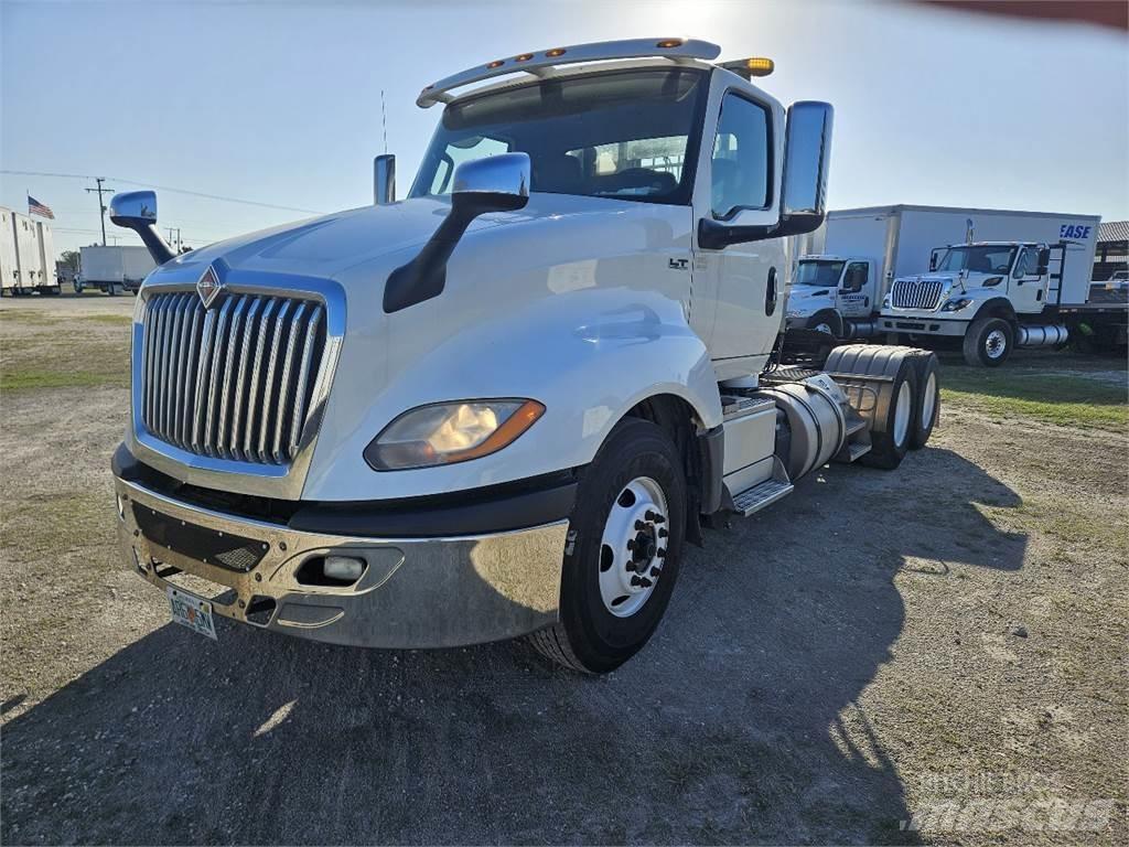 International LT625 Тягачі