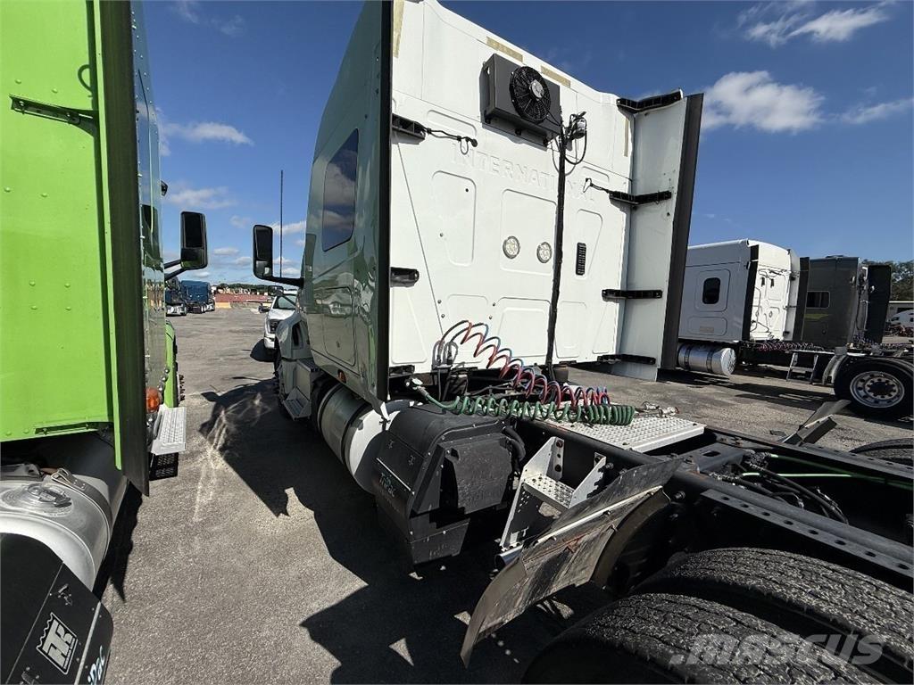 International LT625 Тягачі