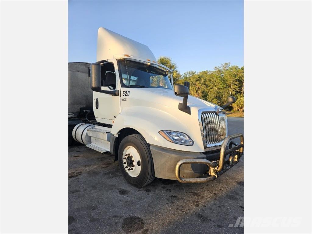 International LT625 Тягачі