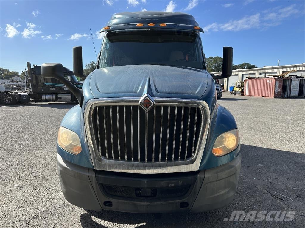 International LT625 Тягачі