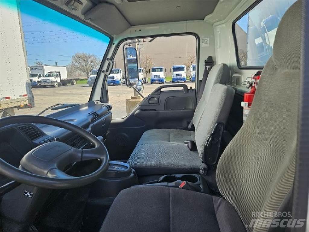 Isuzu NPR Фургони