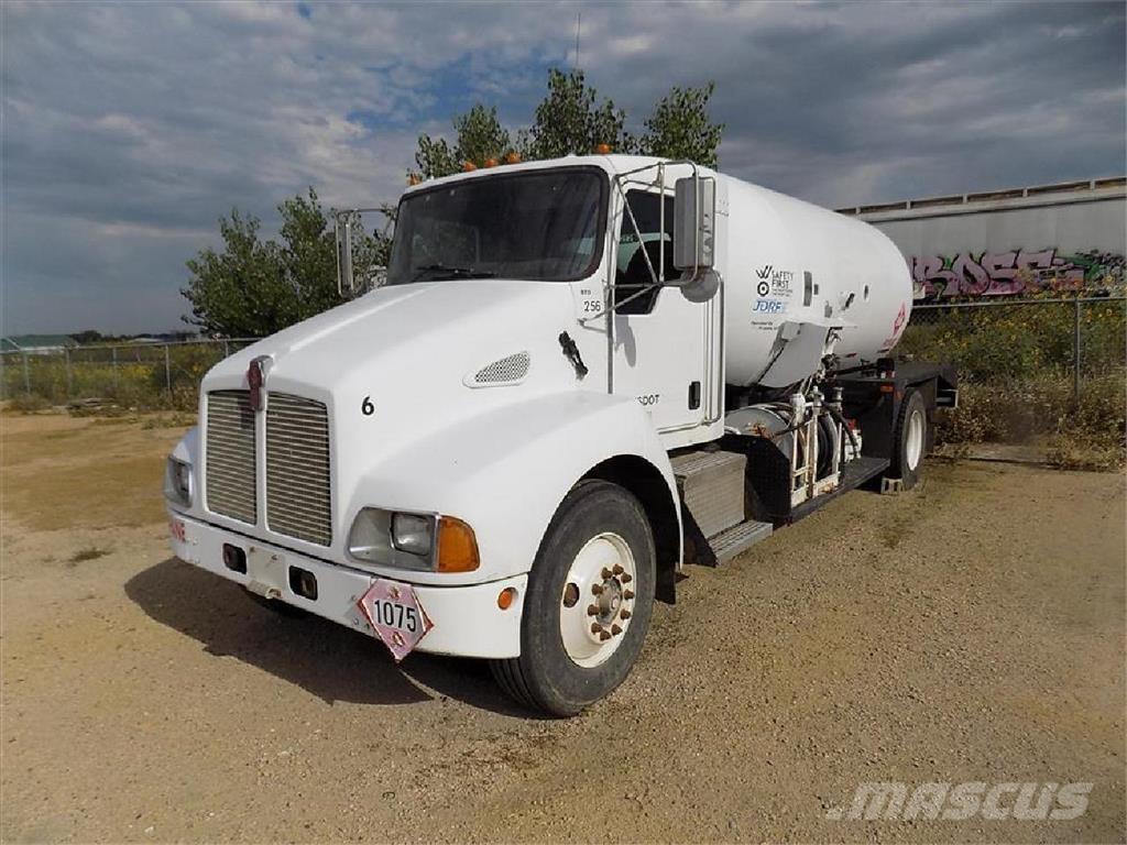 Kenworth T300 Вантажівки / спеціальні