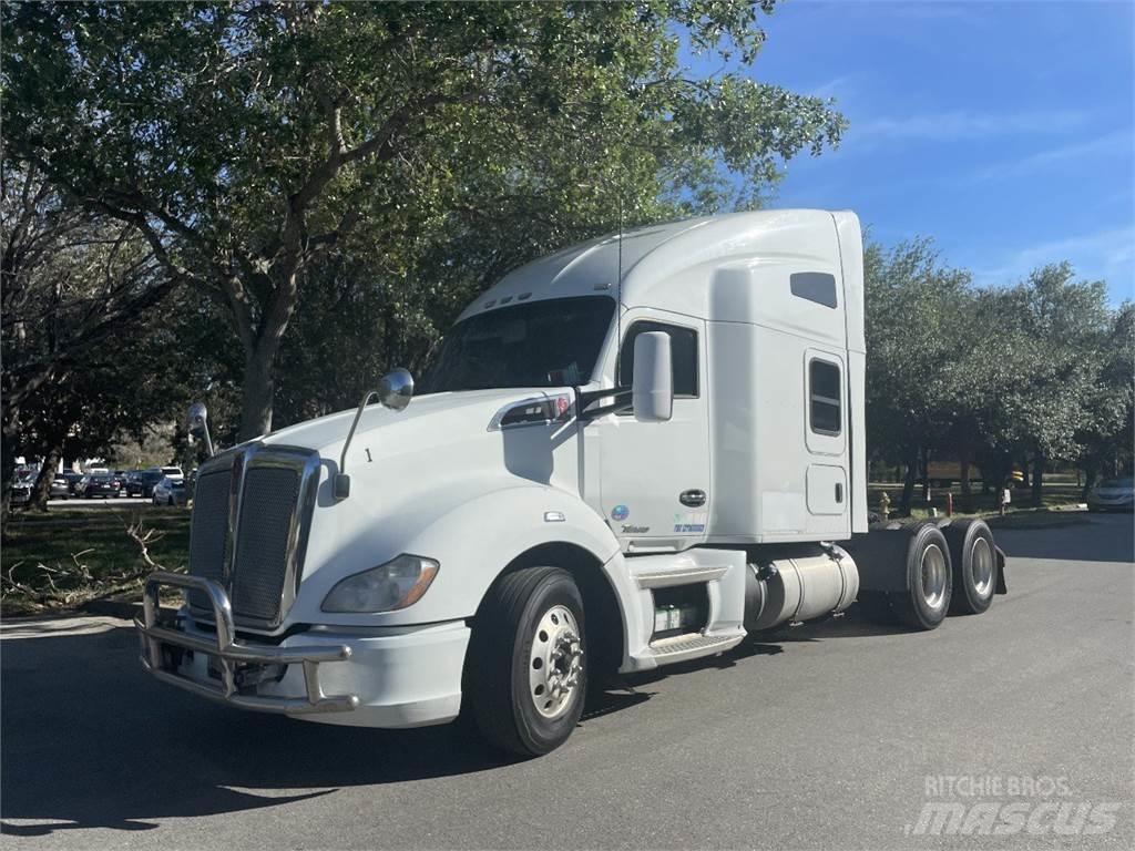 Kenworth T680 Тягачі