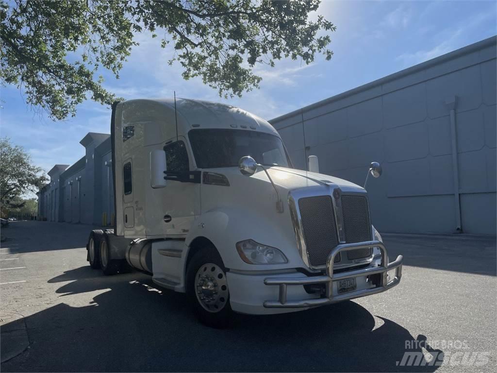 Kenworth T680 Тягачі