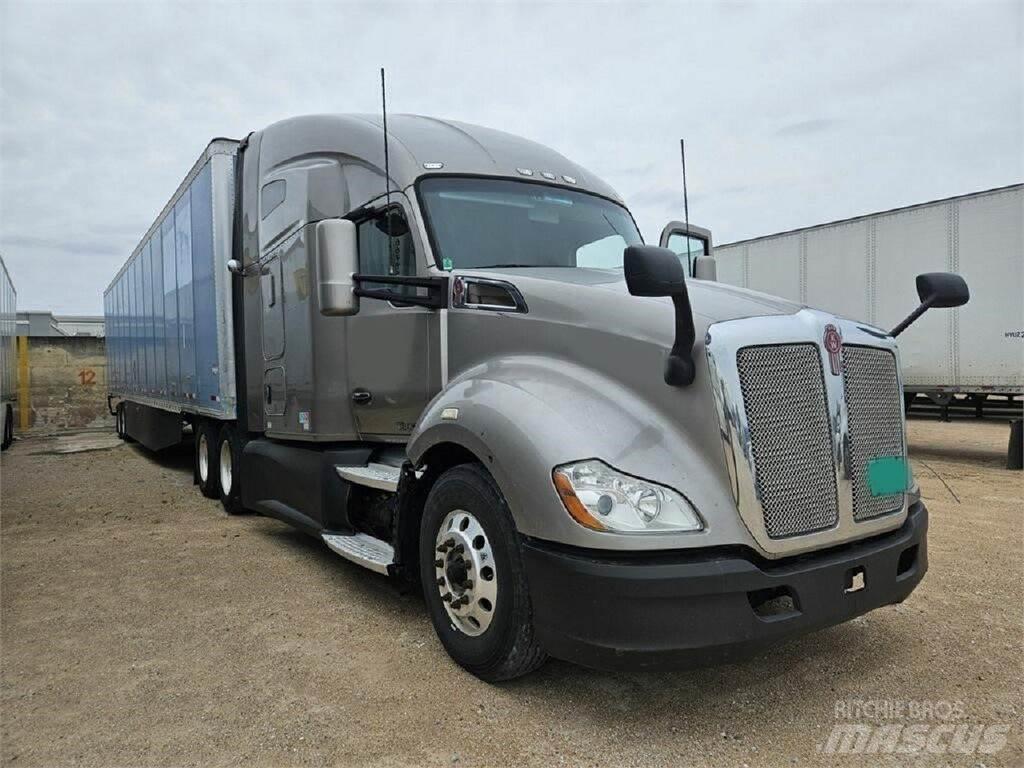 Kenworth T680 Тягачі