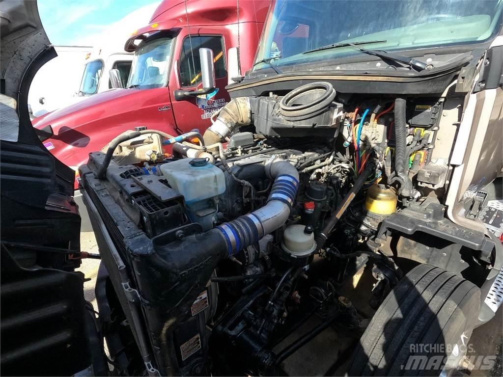Kenworth T680 Тягачі