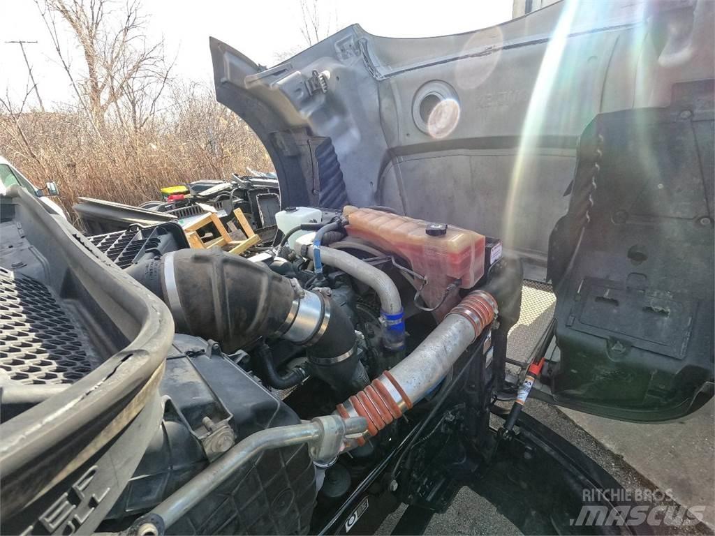 Kenworth T680 Тягачі