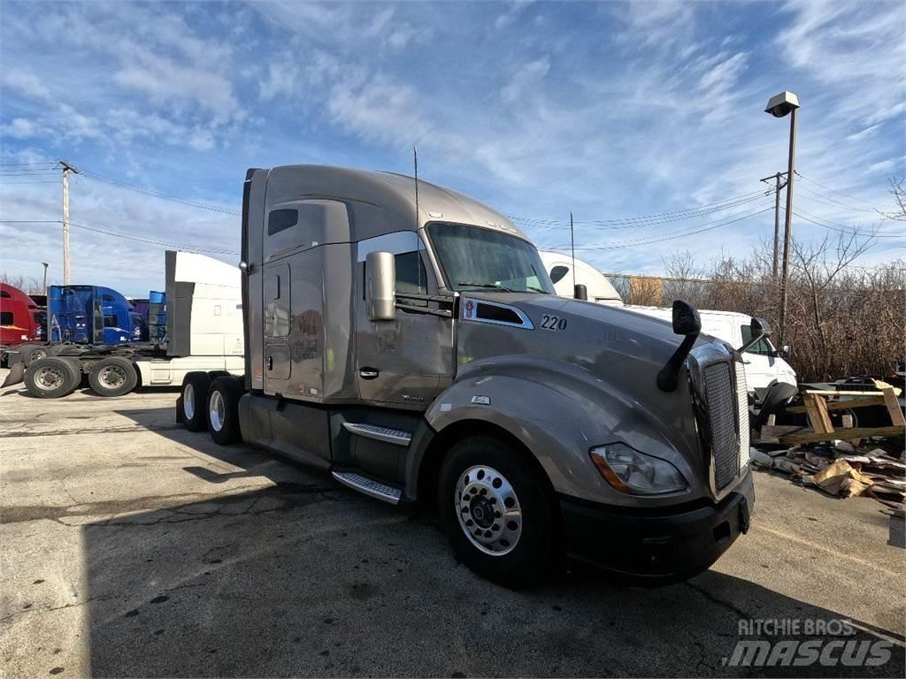 Kenworth T680 Тягачі