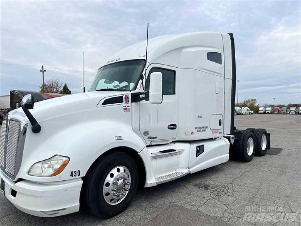 Kenworth T680 Тягачі