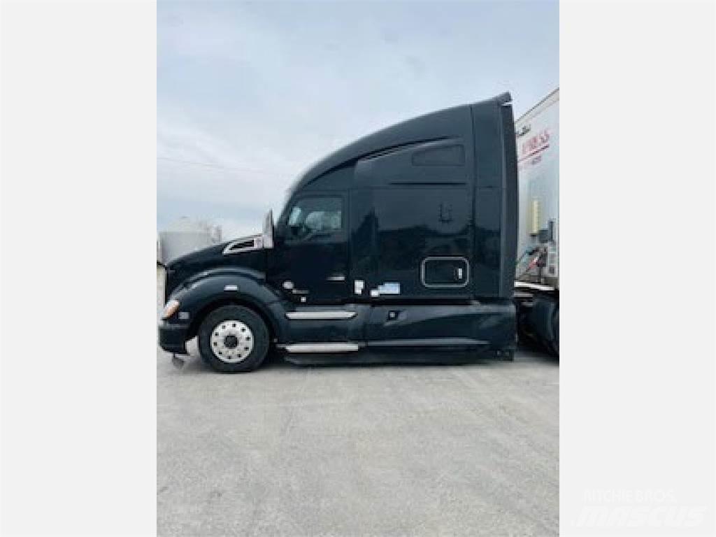 Kenworth T680 Тягачі