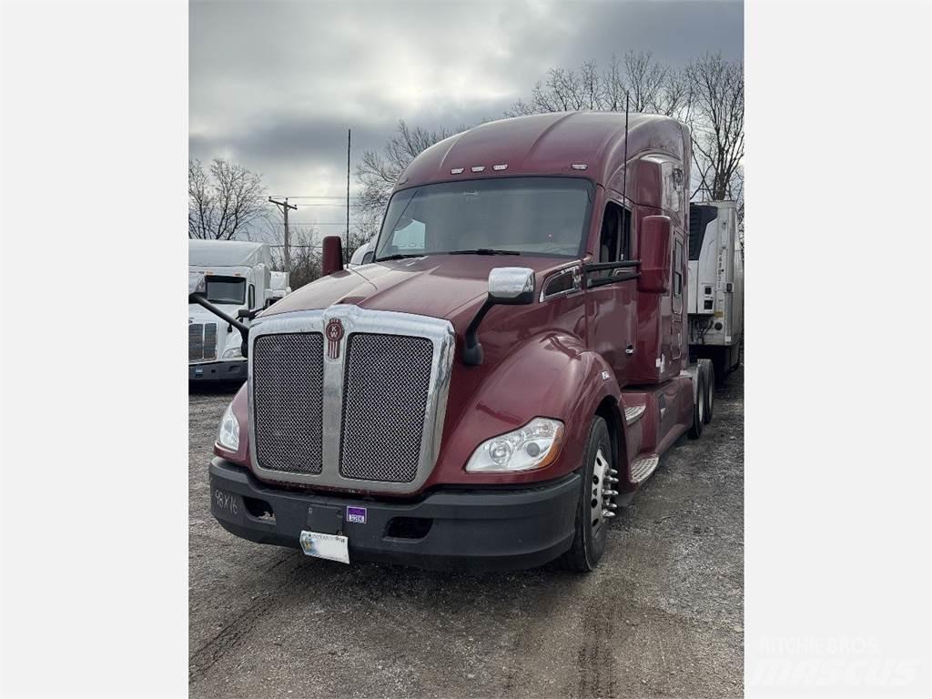Kenworth T680 Тягачі