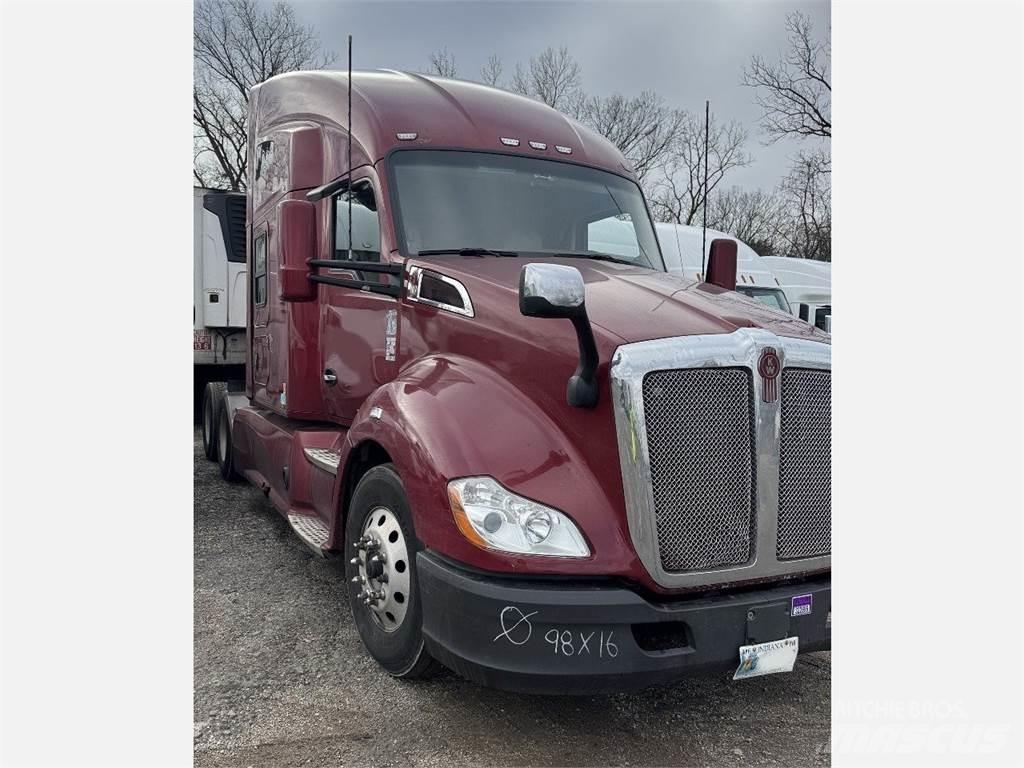 Kenworth T680 Тягачі