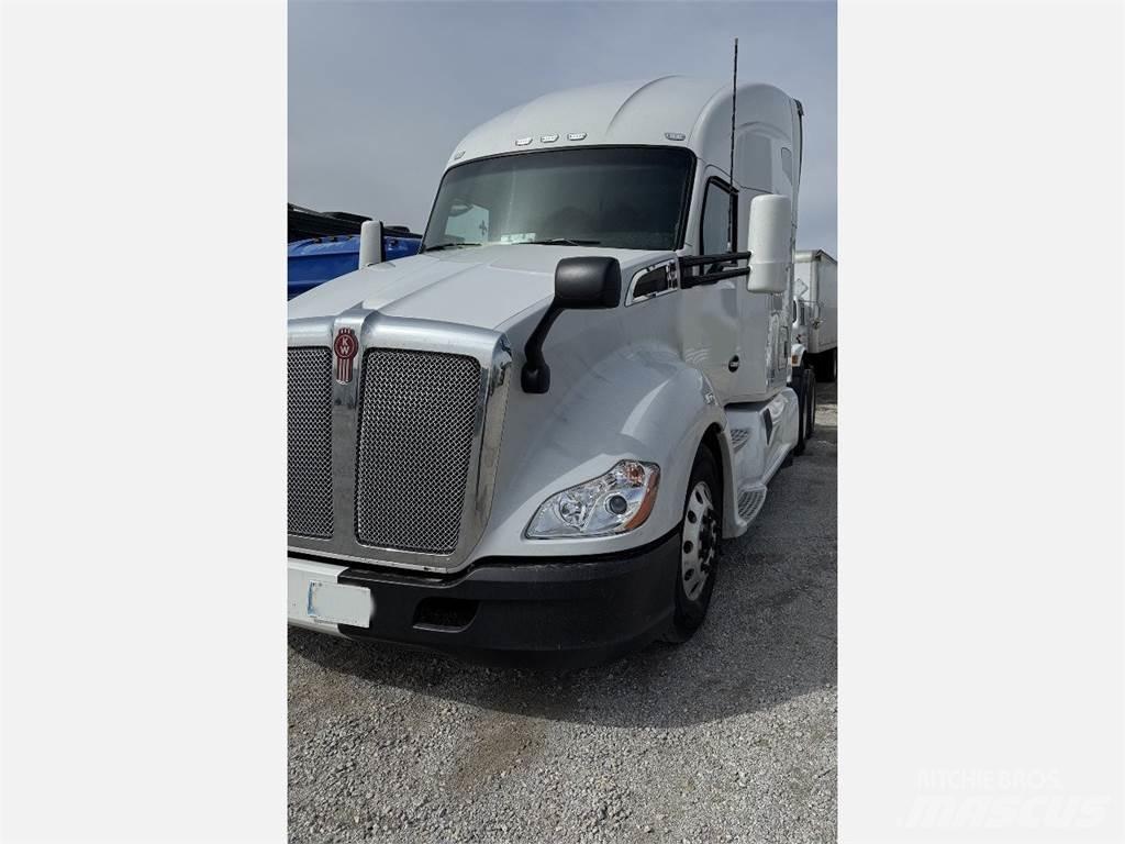 Kenworth T680 Тягачі