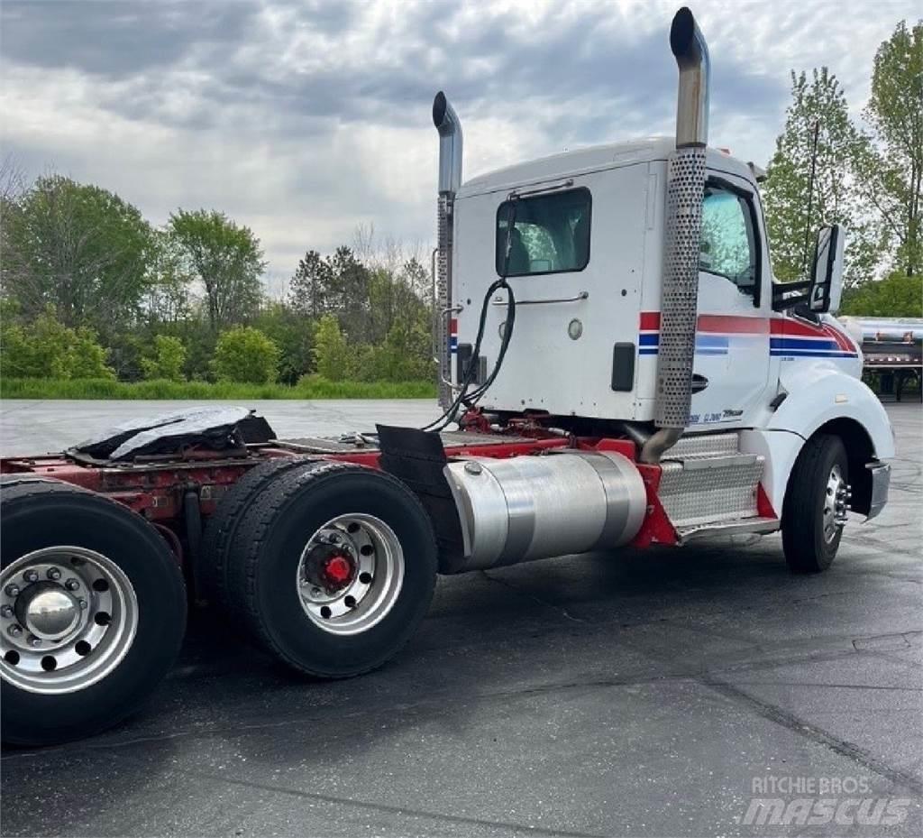 Kenworth T680 Тягачі