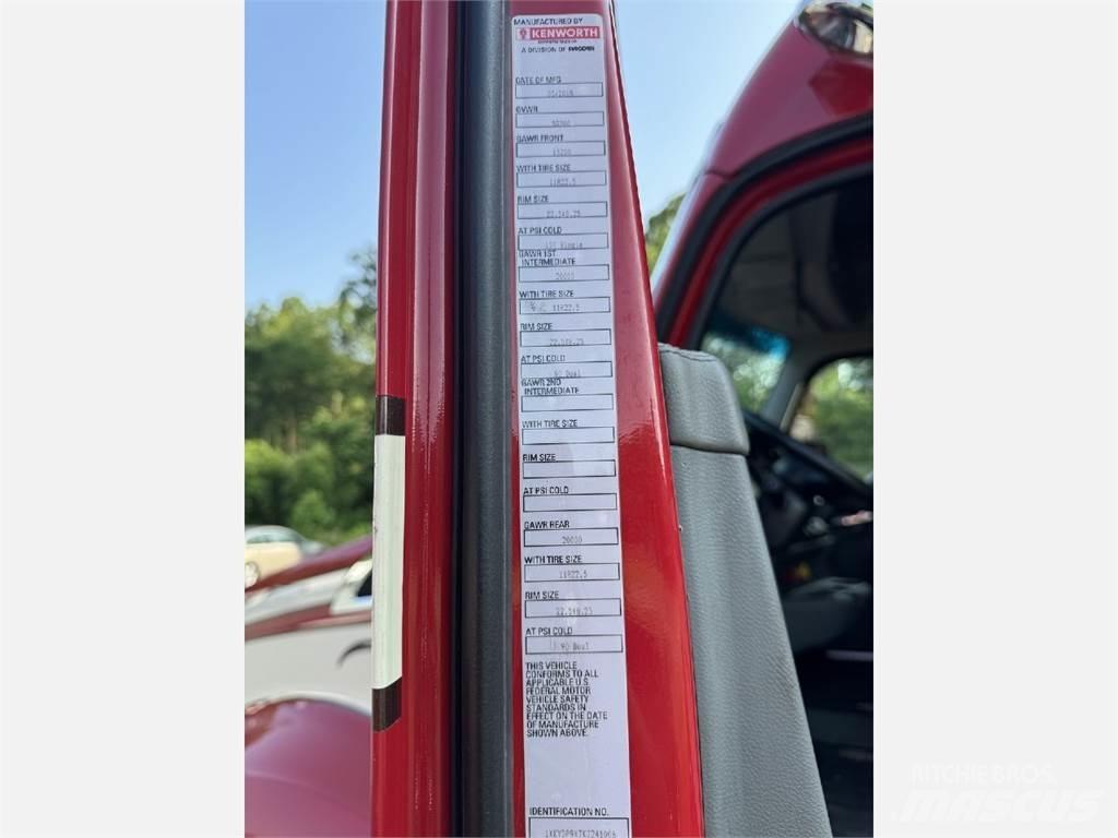 Kenworth T680 Тягачі