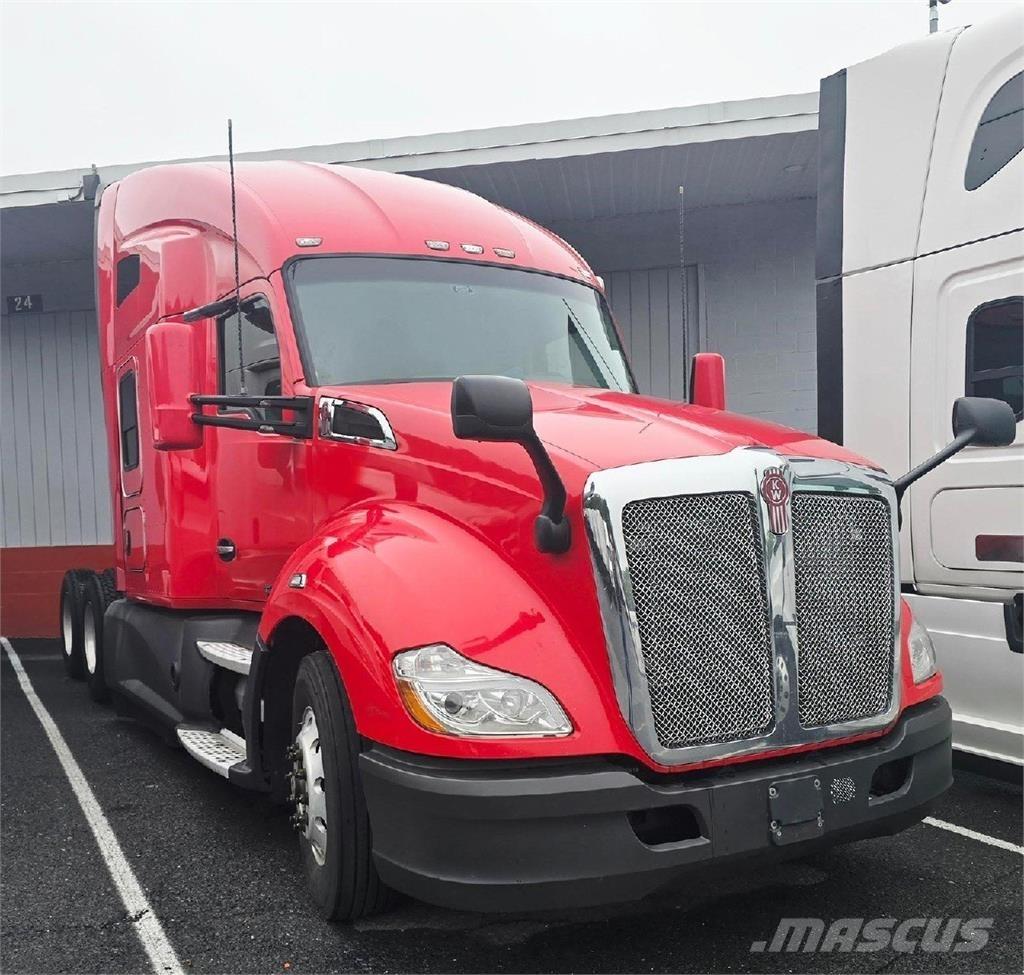 Kenworth T680 Тягачі