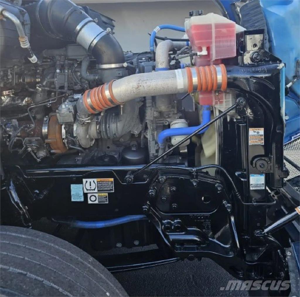 Kenworth T680 Тягачі