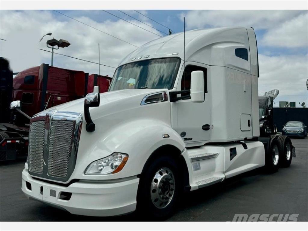 Kenworth T680 Тягачі