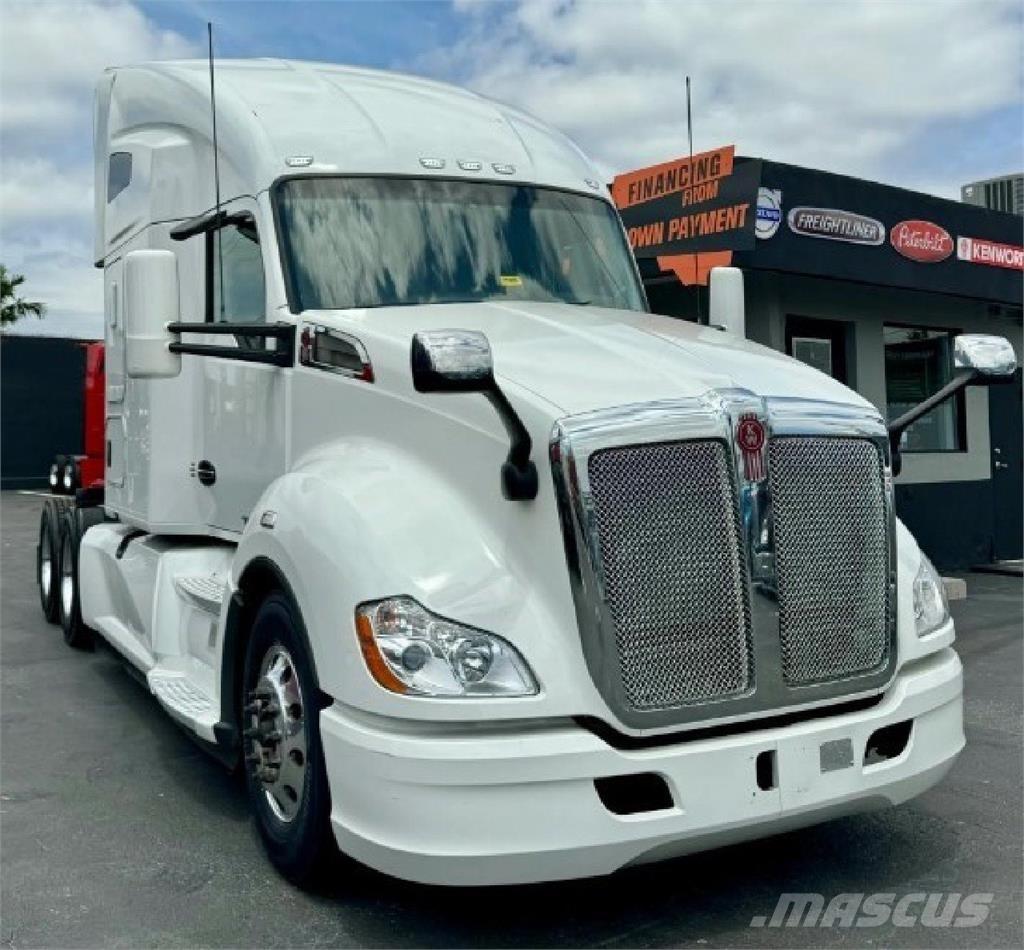 Kenworth T680 Тягачі