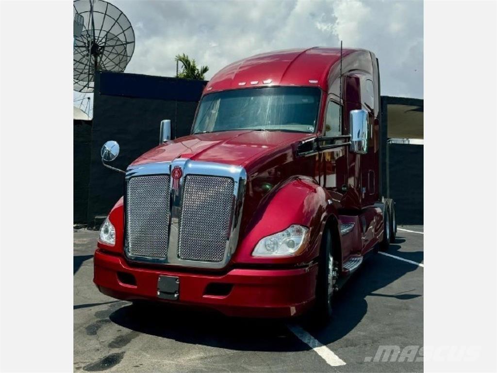 Kenworth T680 Тягачі